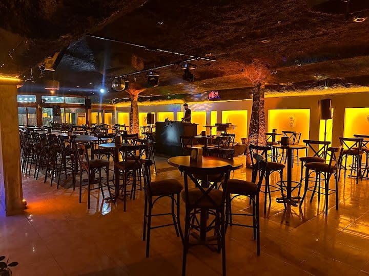 Mira Cafe Bar