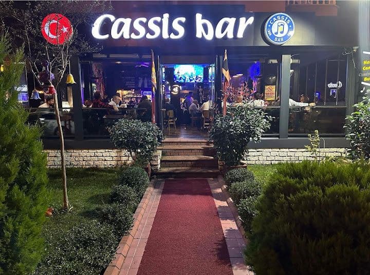 Cassis Bar Restaurant