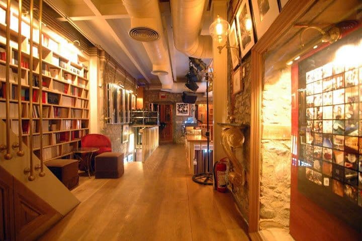 Dada Salon Bar