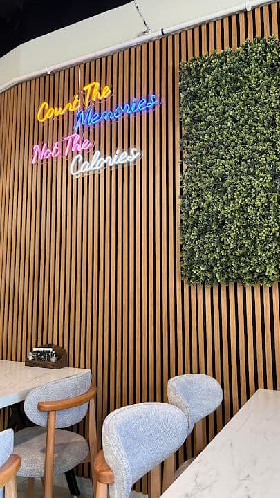 Albatros Cafe & Fast Food