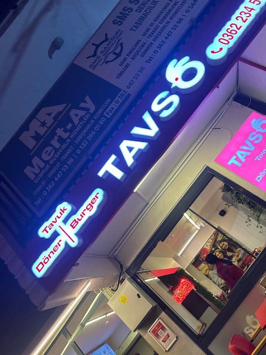 Tavso Tavuk Döner Burger