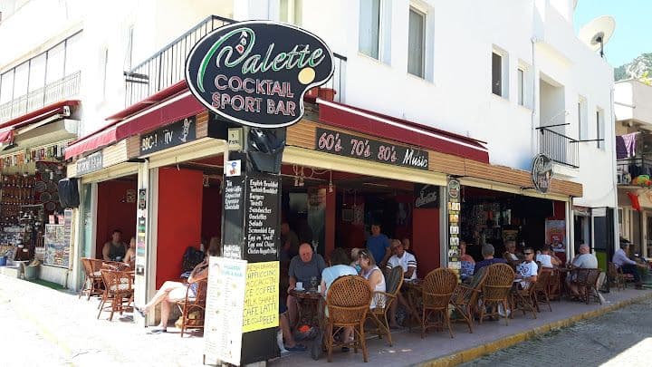 Palette Cafe & Bar