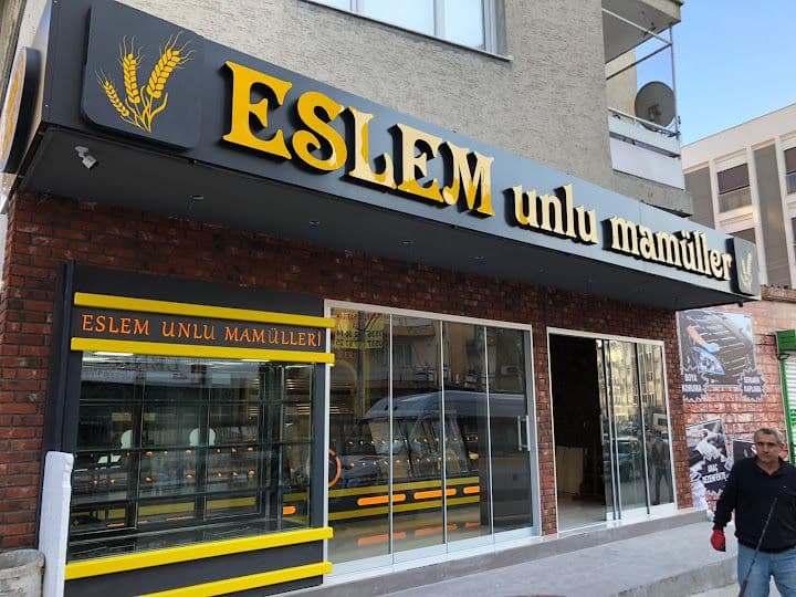 Eslem Unlu Mamüller