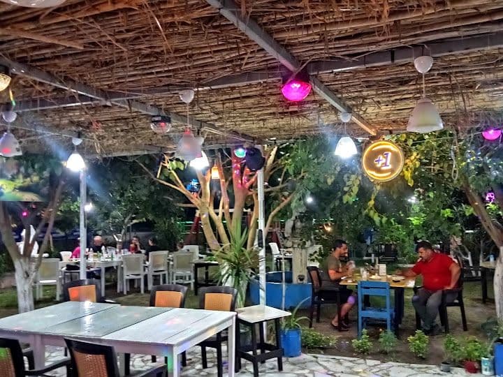 Çınar61 Restaurant Tandır Köfte Tavuk Ve Marketimiz Mevcut Gece Saat1e Kadar Alkol Satışı Mevcut